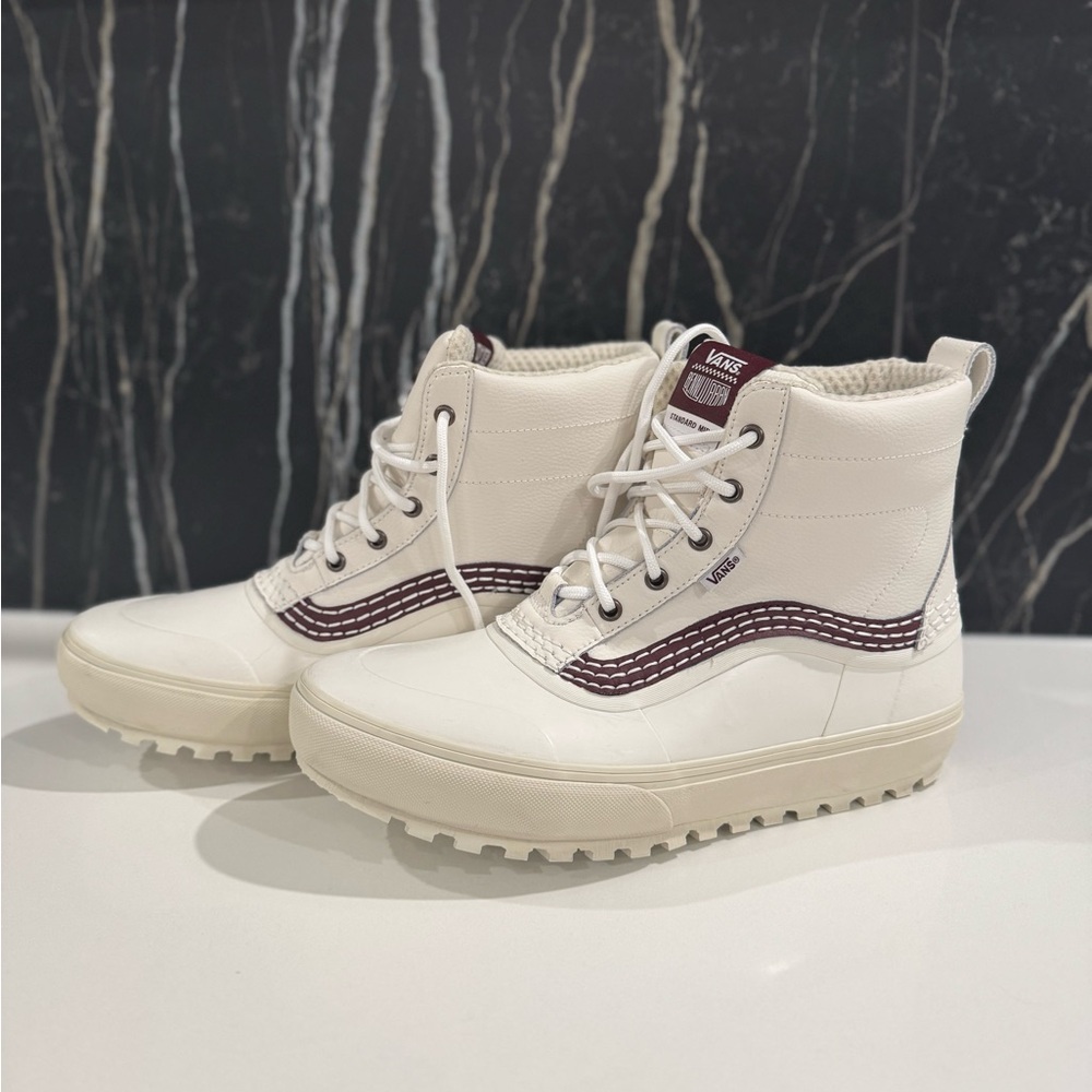 Vans Snow Boots - White and Burgundy - size 11